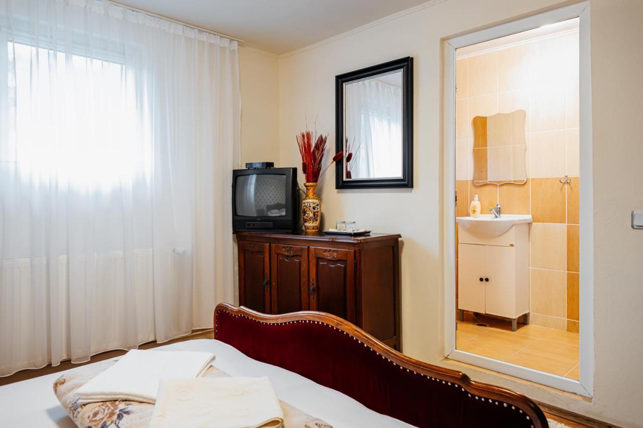 Casa Ardeleana Hotel Latorvár Kültér fotó